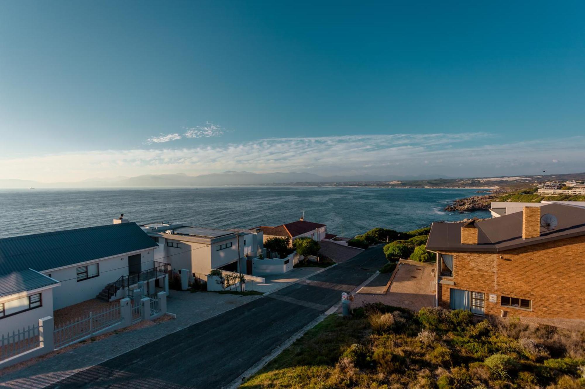 Sea Star Lodge Gansbaai Exterior photo